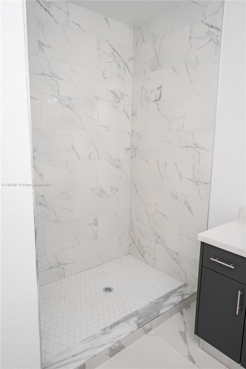 FRANKLIN PARK - Residential Lease