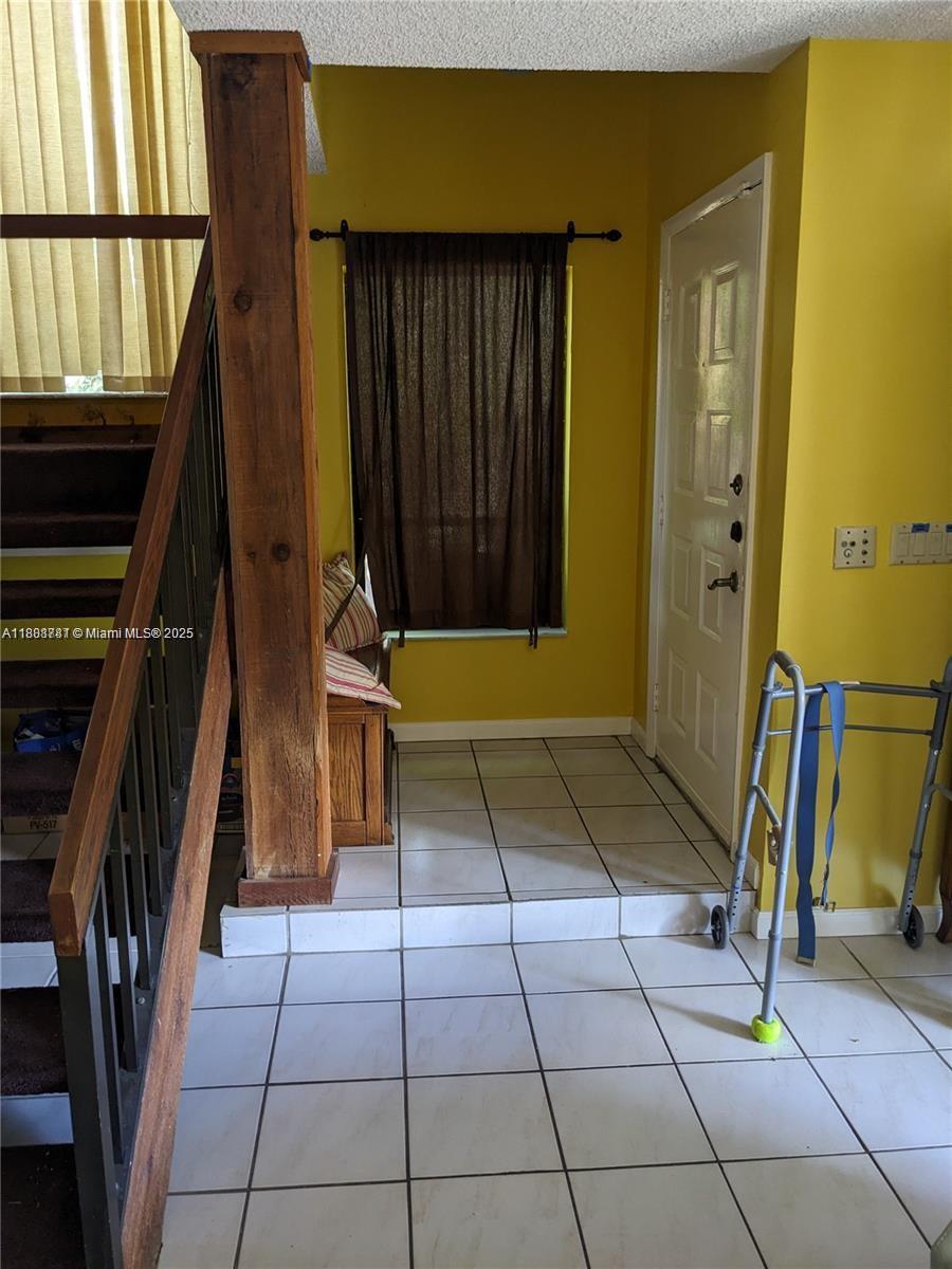 EVERGLADES SUGAR & LAND C - Residential Lease