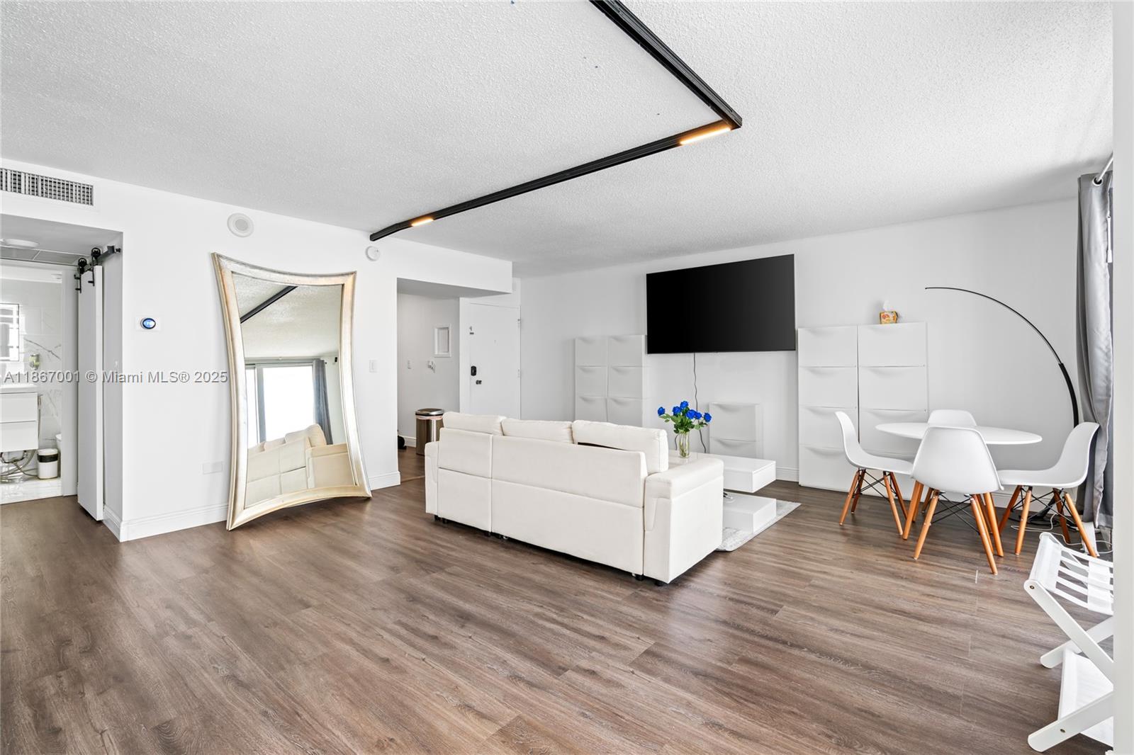 OCEANSIDE PLAZA CONDO - Residential