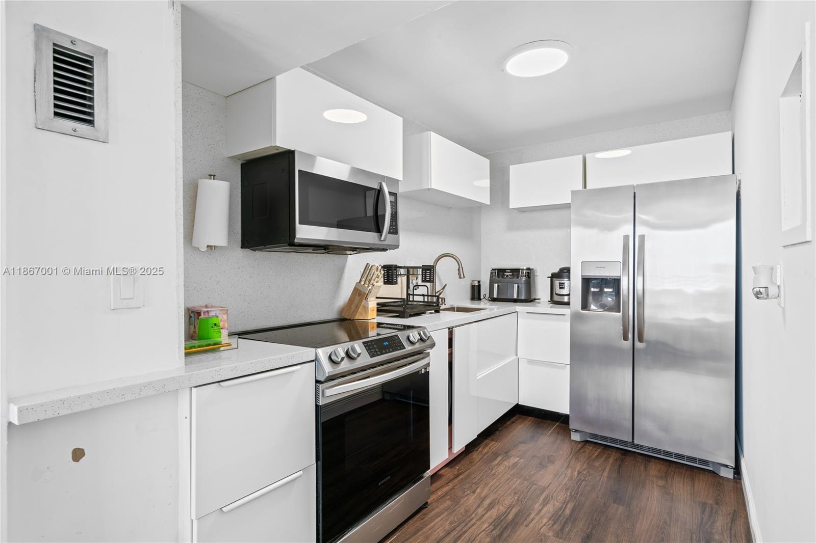 OCEANSIDE PLAZA CONDO - Residential