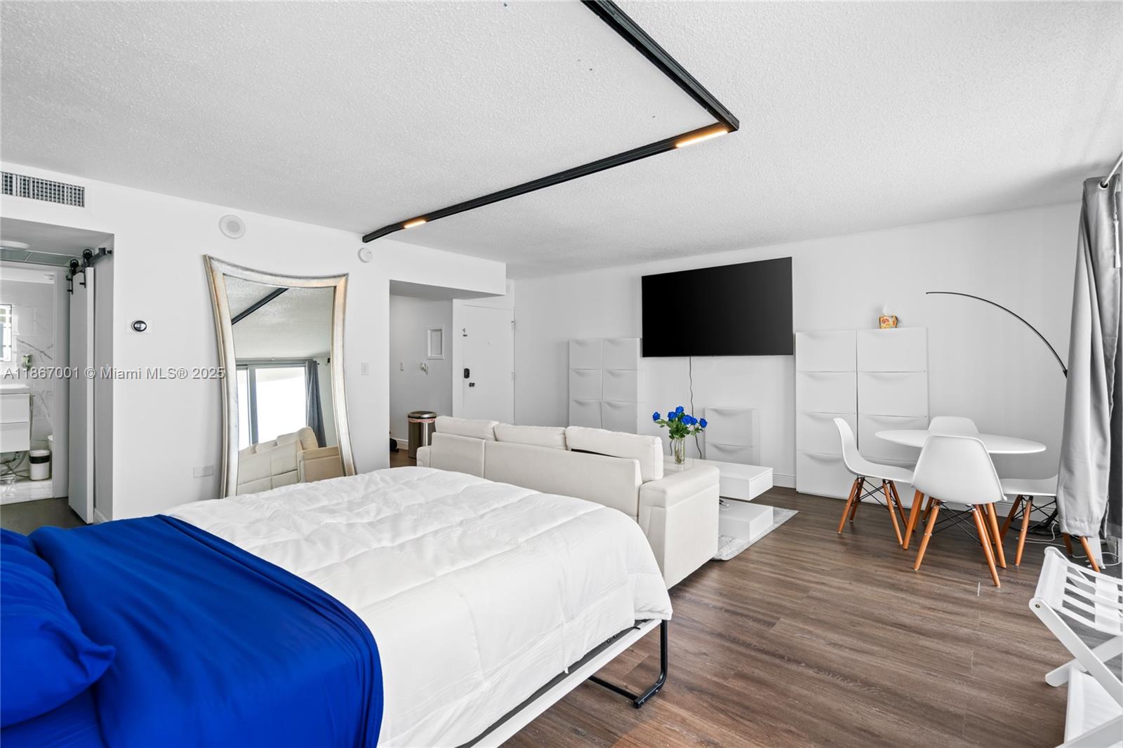 OCEANSIDE PLAZA CONDO - Residential