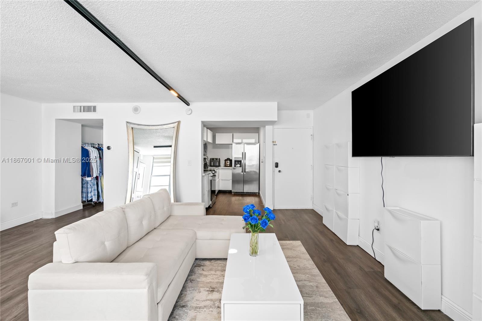 OCEANSIDE PLAZA CONDO - Residential