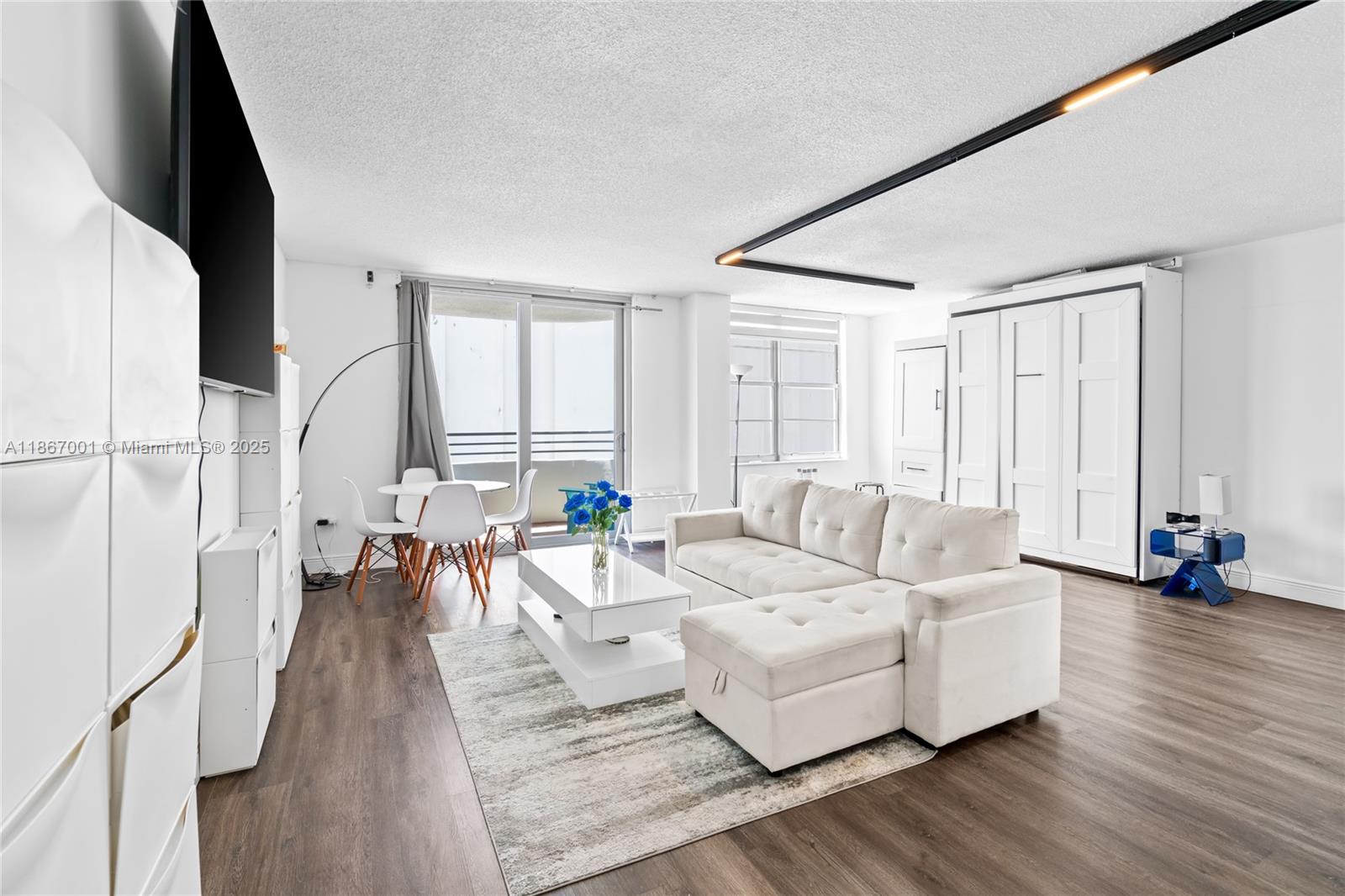 OCEANSIDE PLAZA CONDO - Residential