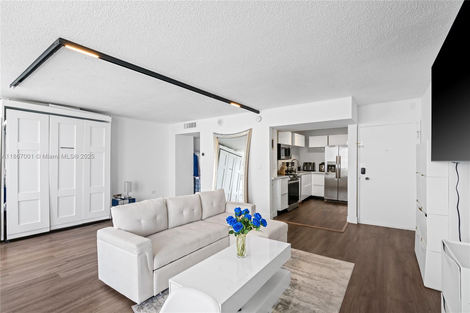 OCEANSIDE PLAZA CONDO - Residential