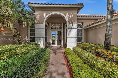 Photo of 2733 Meadowood Dr, Weston, FL 33332 (MLS # A12042560)
