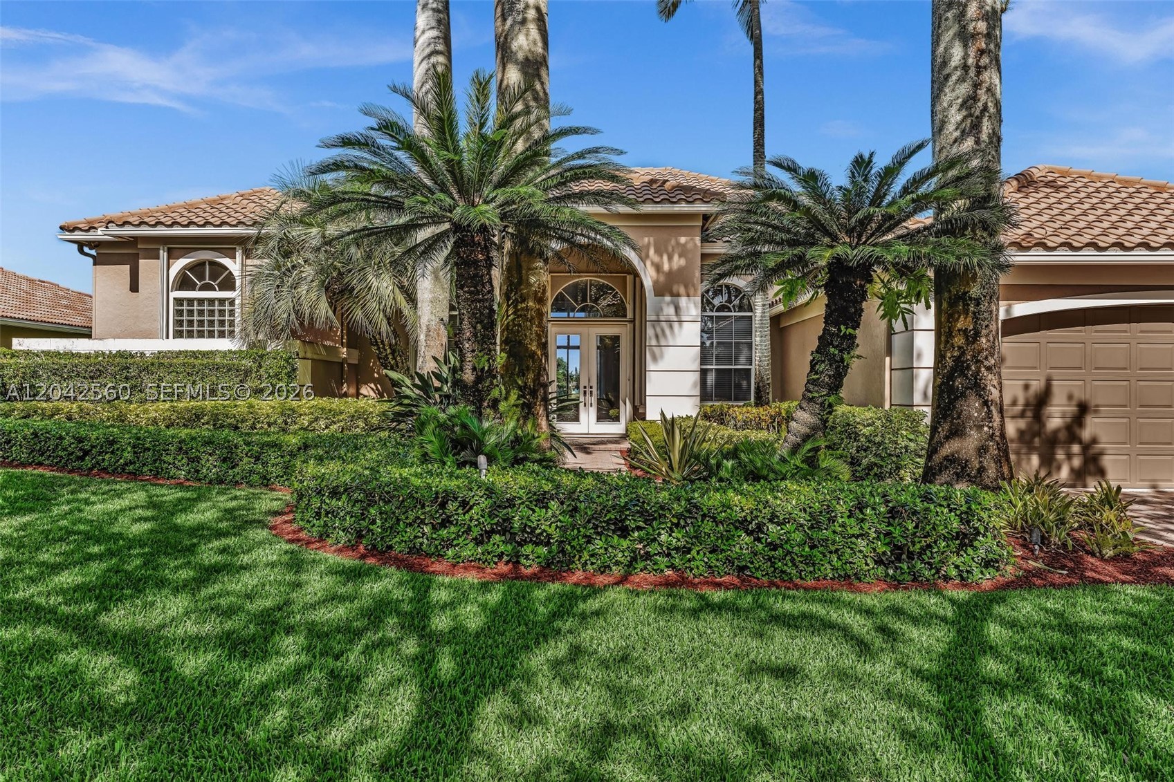 2733 Meadowood Dr