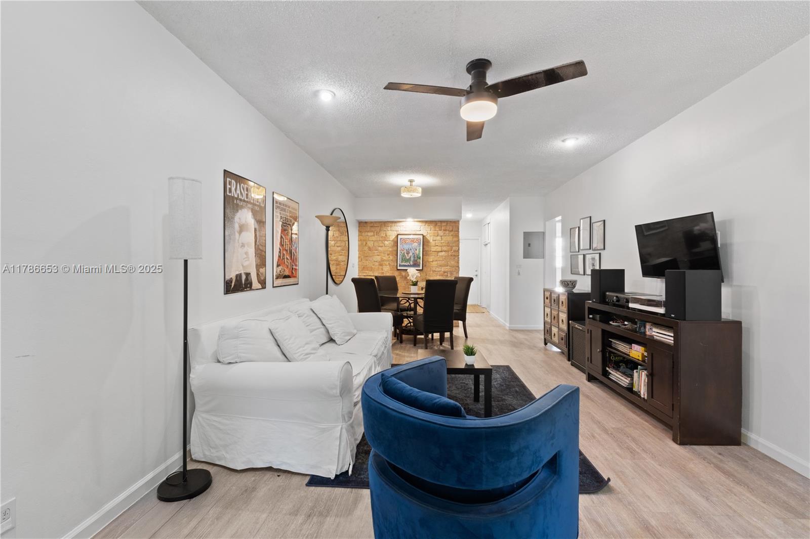 SANTONA CONDO - Residential