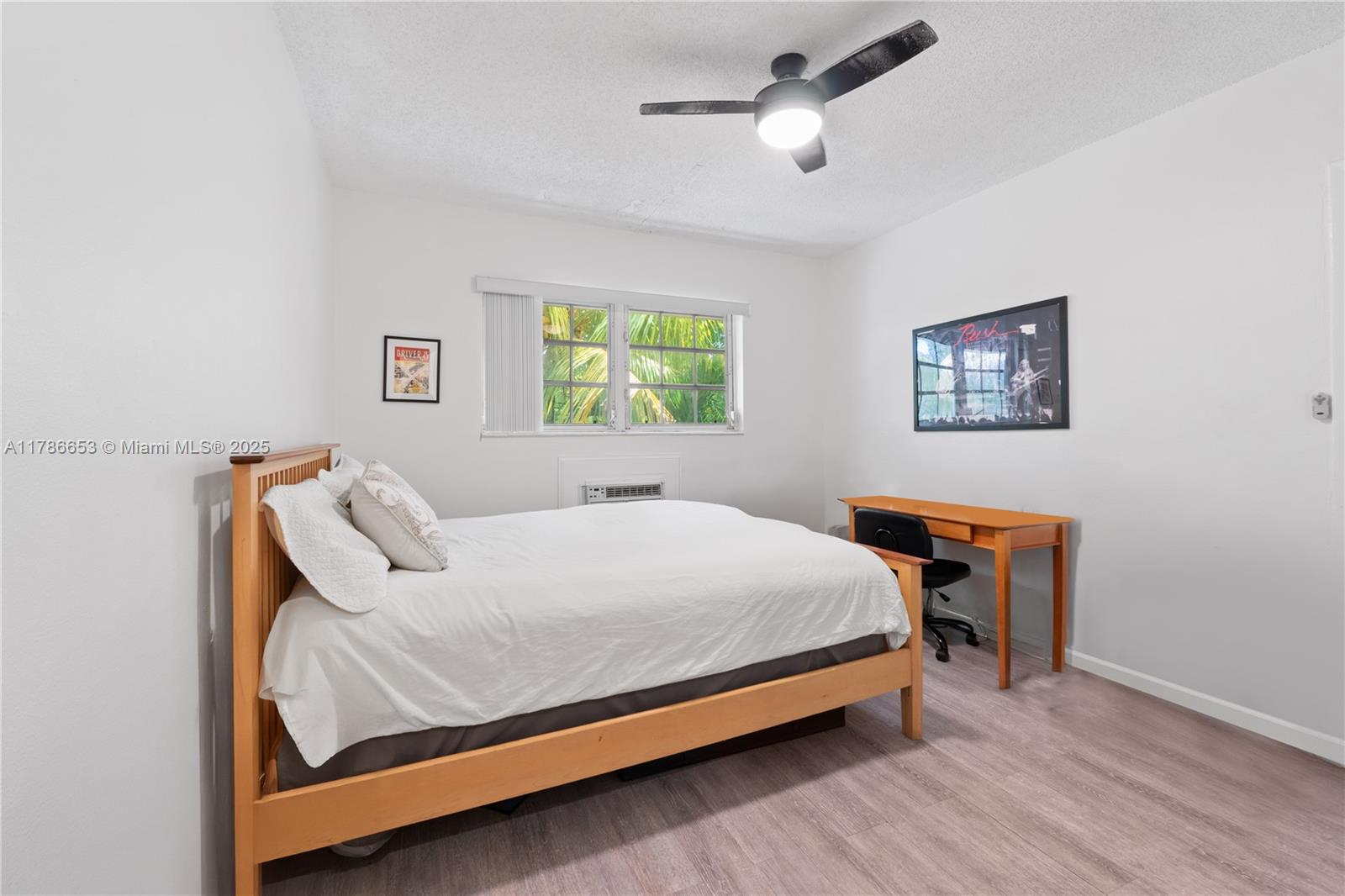 SANTONA CONDO - Residential