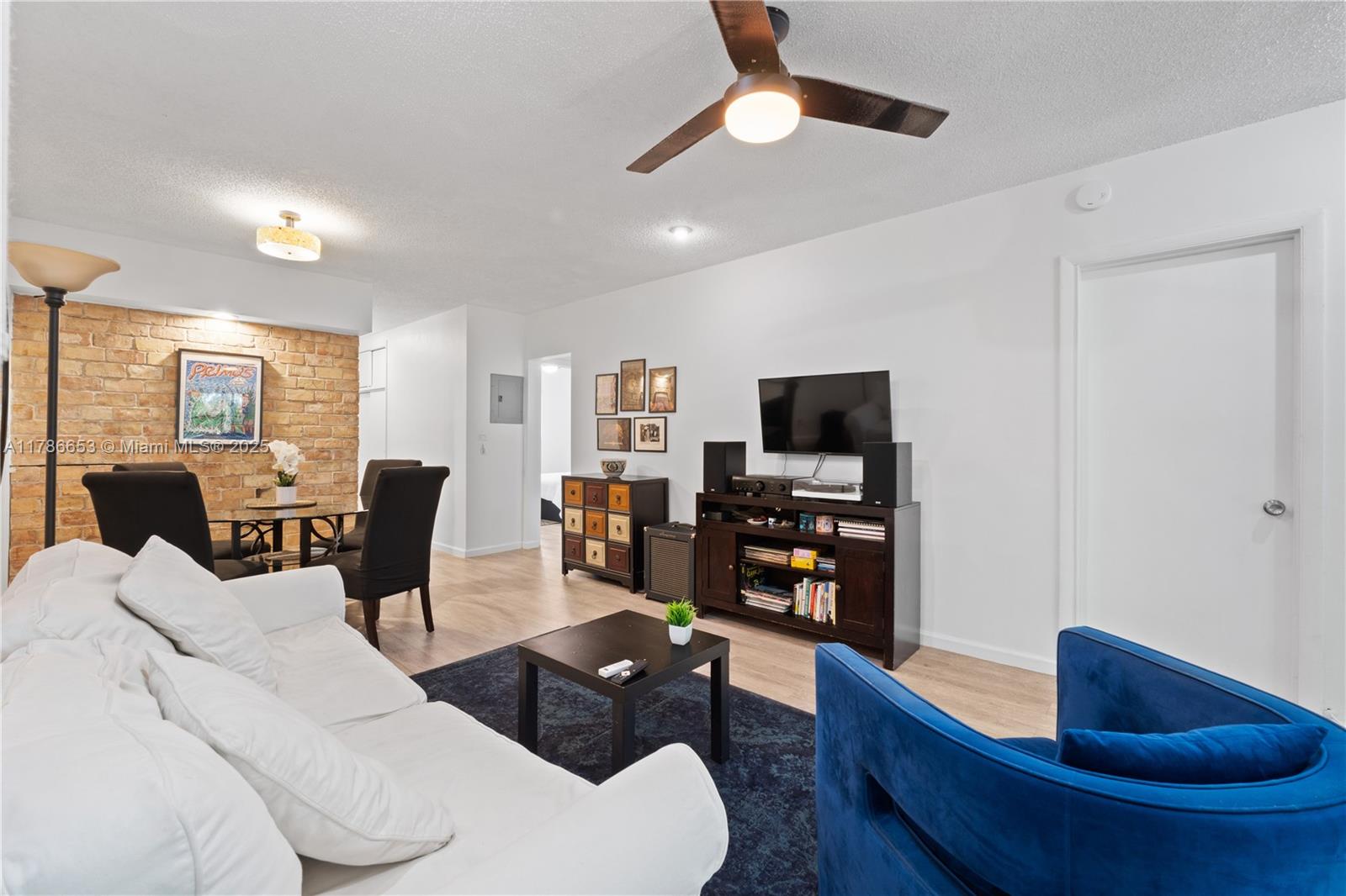 SANTONA CONDO - Residential