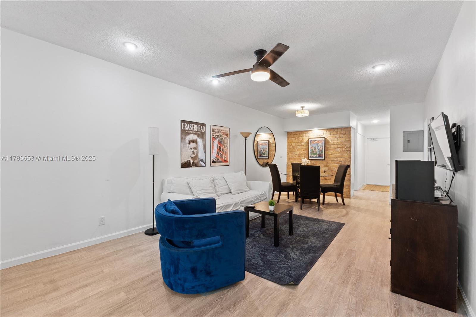 SANTONA CONDO - Residential