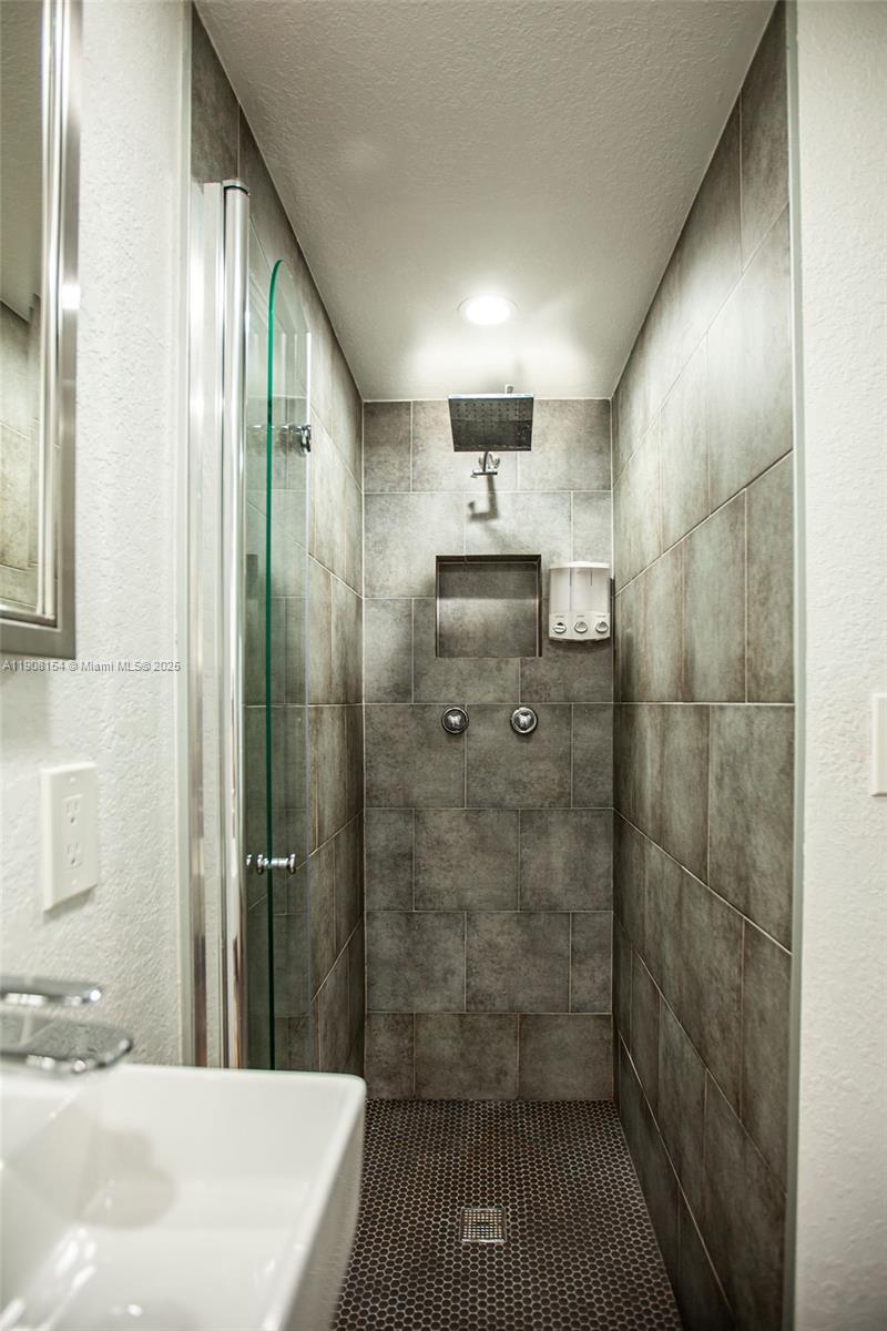 RAILROAD ADDN - Residential Lease