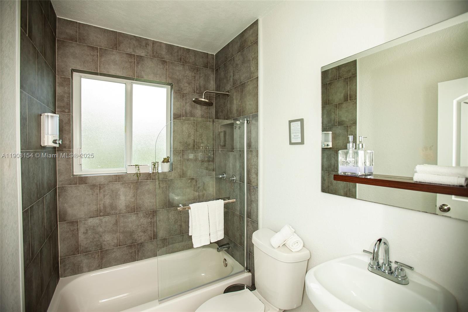 RAILROAD ADDN - Residential Lease