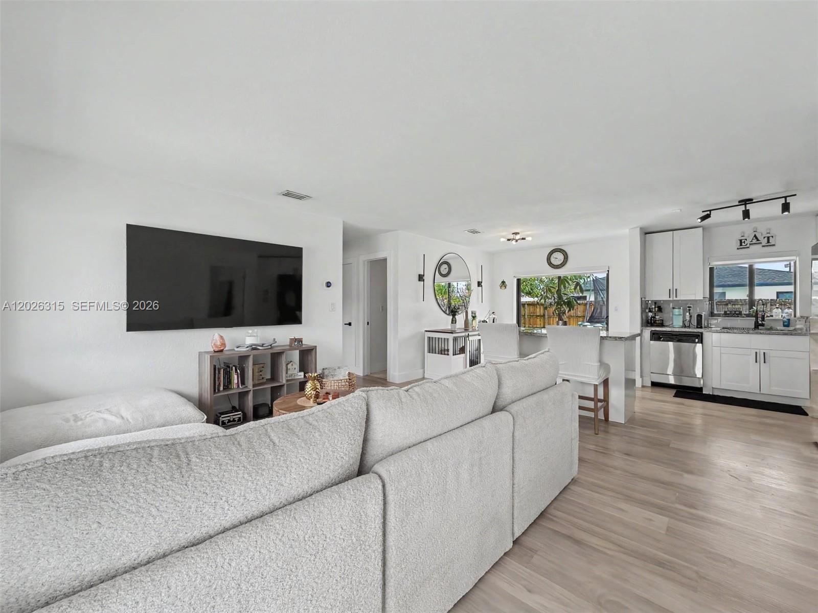 5TH ADDN TO RICHMOND HGTS - Residential