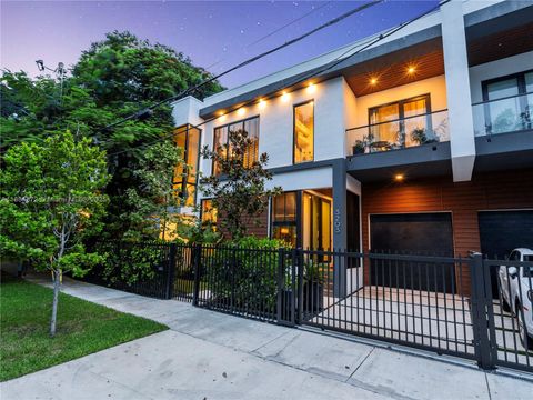 3203 Shipping Ave Miami FL 33133