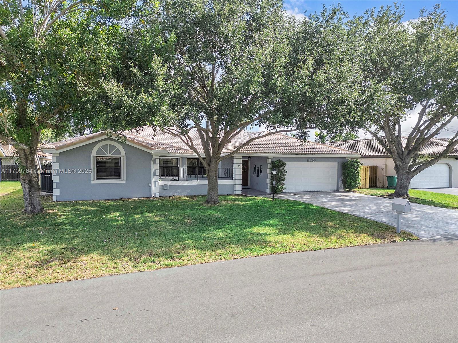 15827 Waverly Mnr