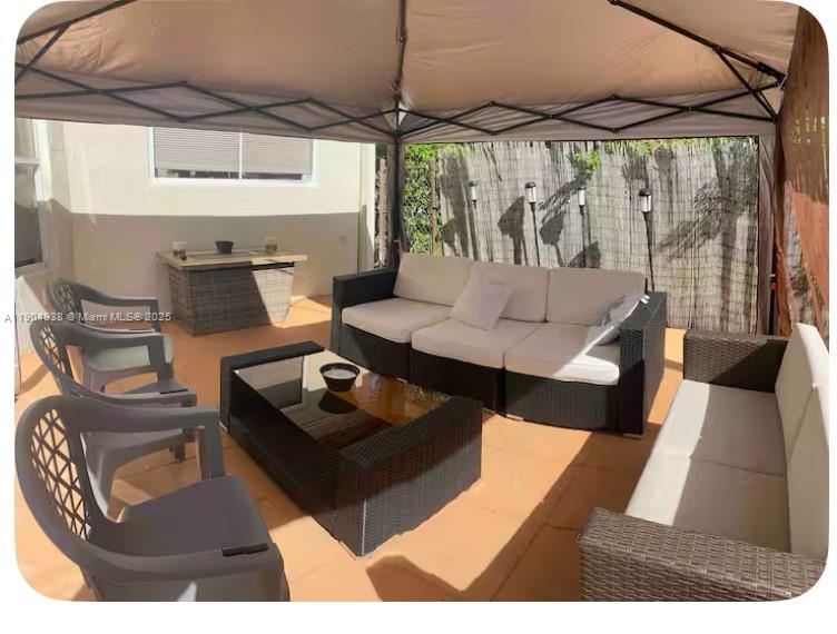 WINSTON PARK - Residential Lease