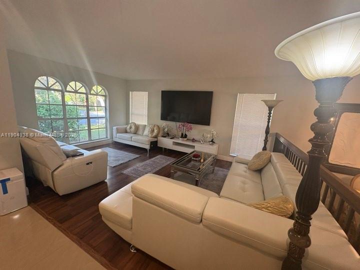 WINSTON PARK - Residential Lease