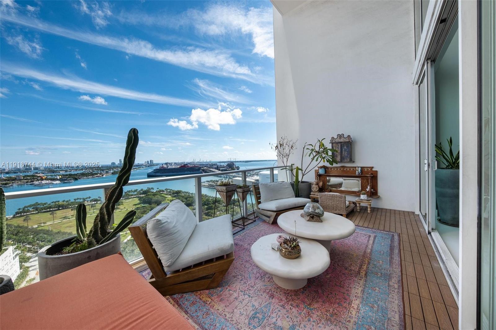 1040 Biscayne Blvd 2203