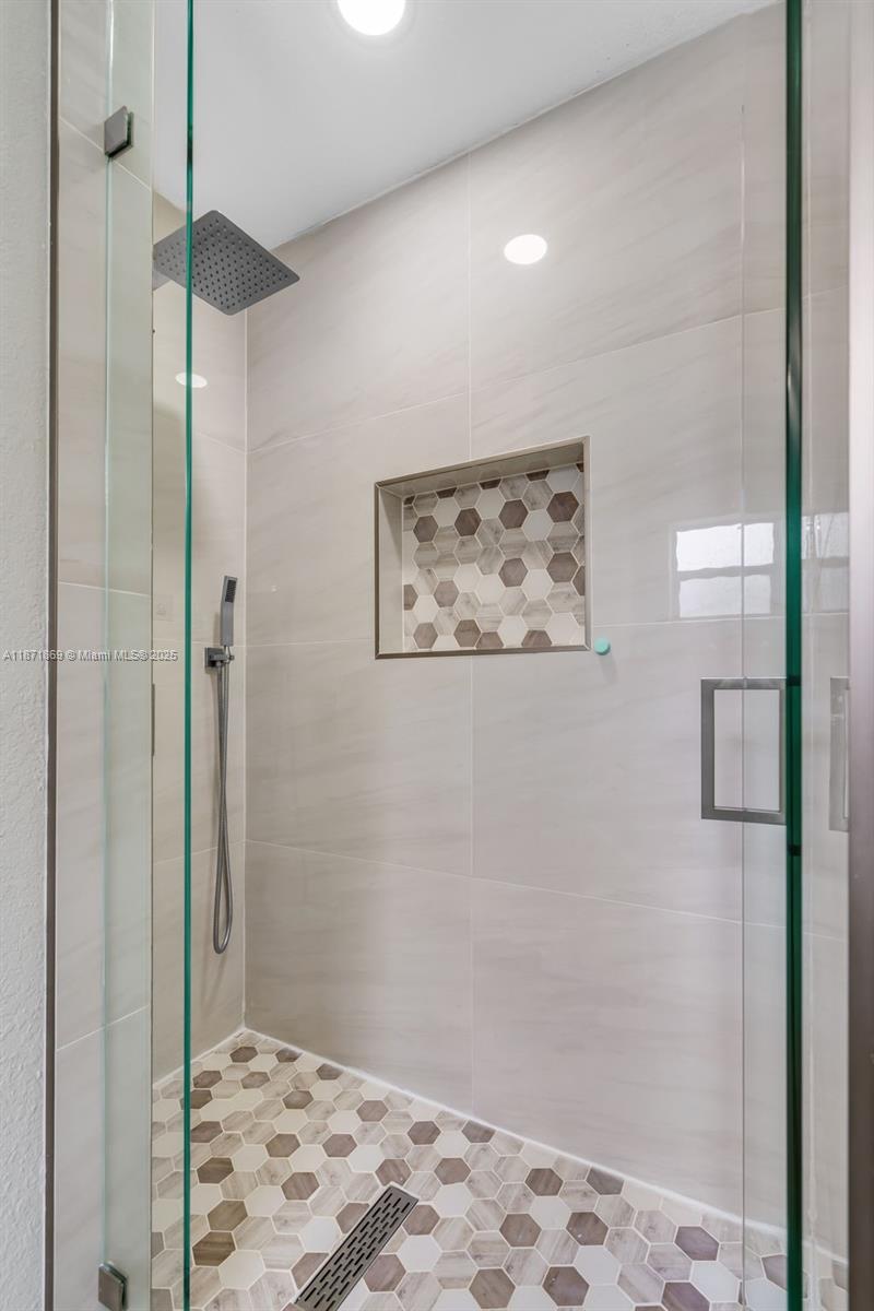 MIDLAND 1ST ADD - Residential