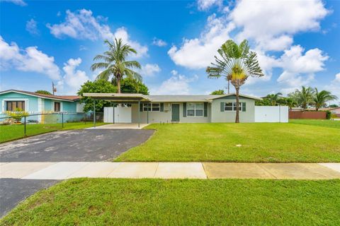 Photo of 2751 SW 4th St, Fort Lauderdale, FL 33312 (MLS # A11871869)