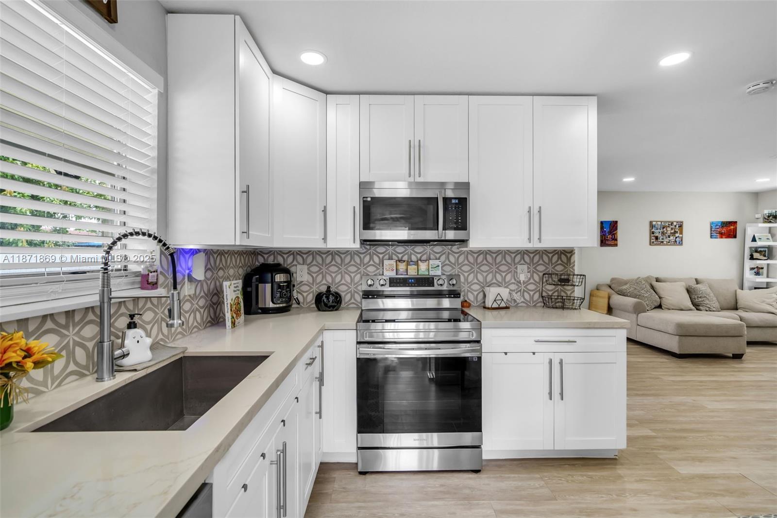 MIDLAND 1ST ADD - Residential