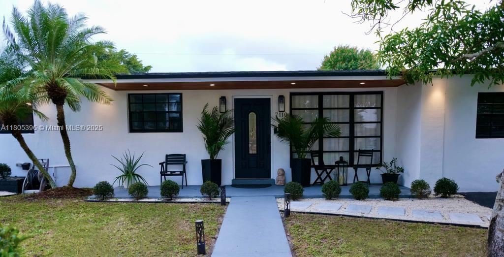 7110 Duval St, Hollywood, Broward County, Florida - 4 Bedrooms  
2 Bathrooms - 