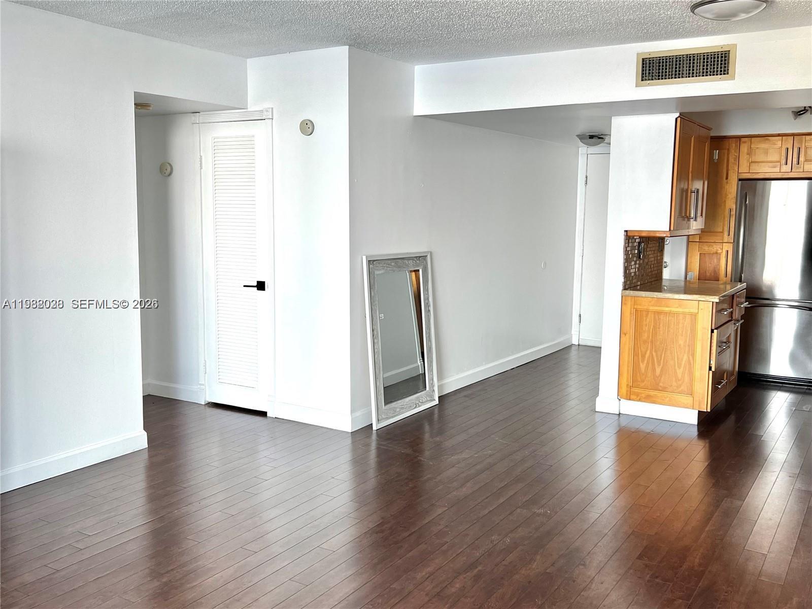 STRATFORD HOUSE CONDO - Residential