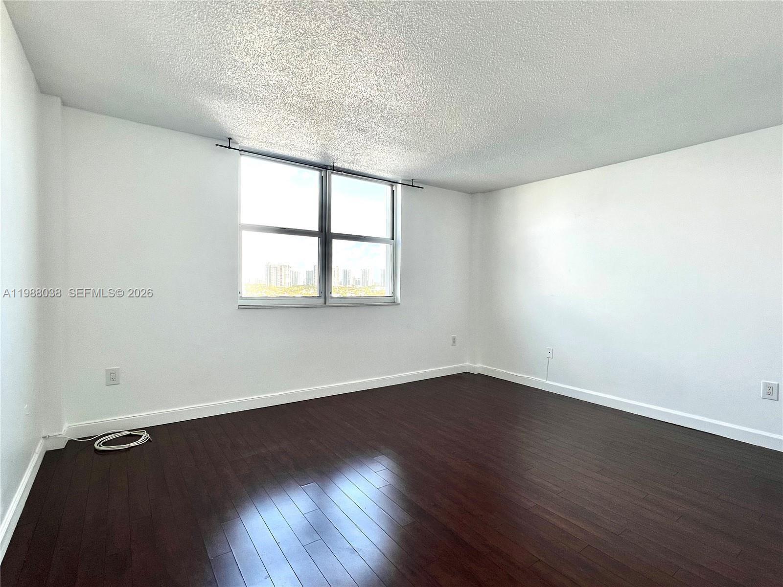 STRATFORD HOUSE CONDO - Residential