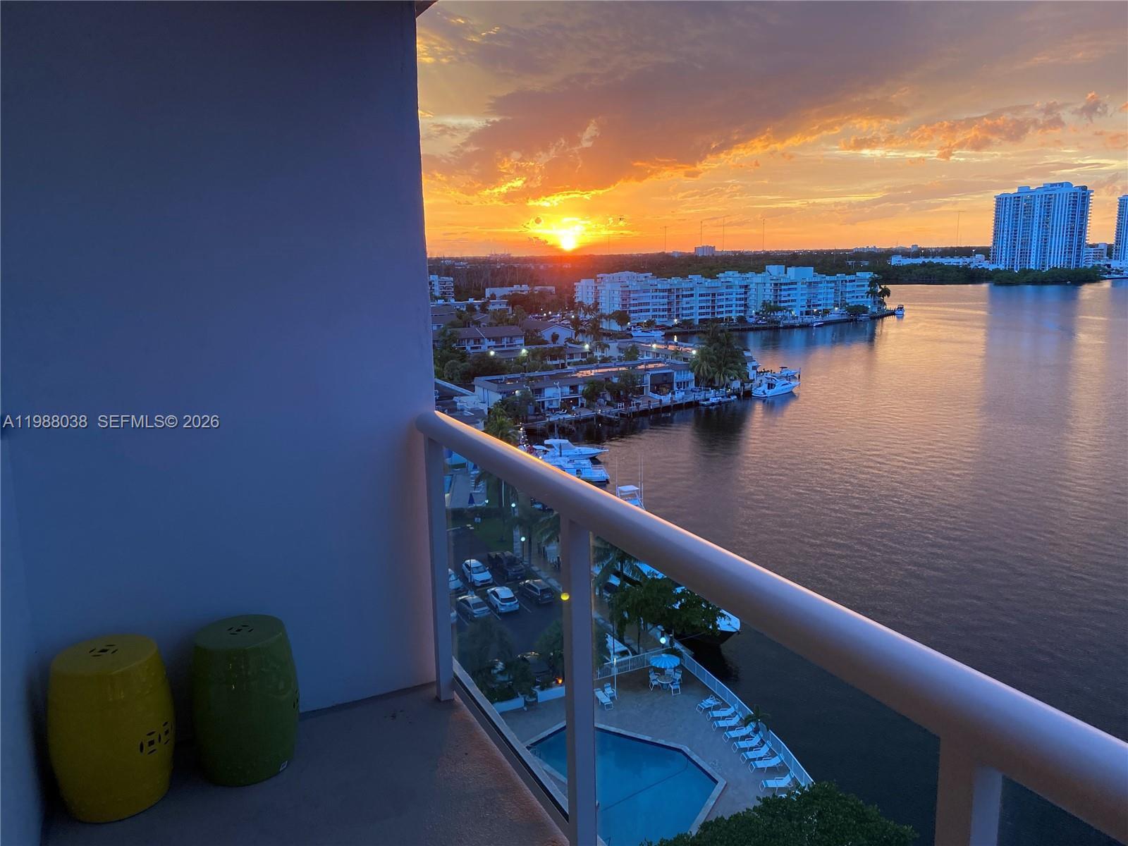 STRATFORD HOUSE CONDO - Residential