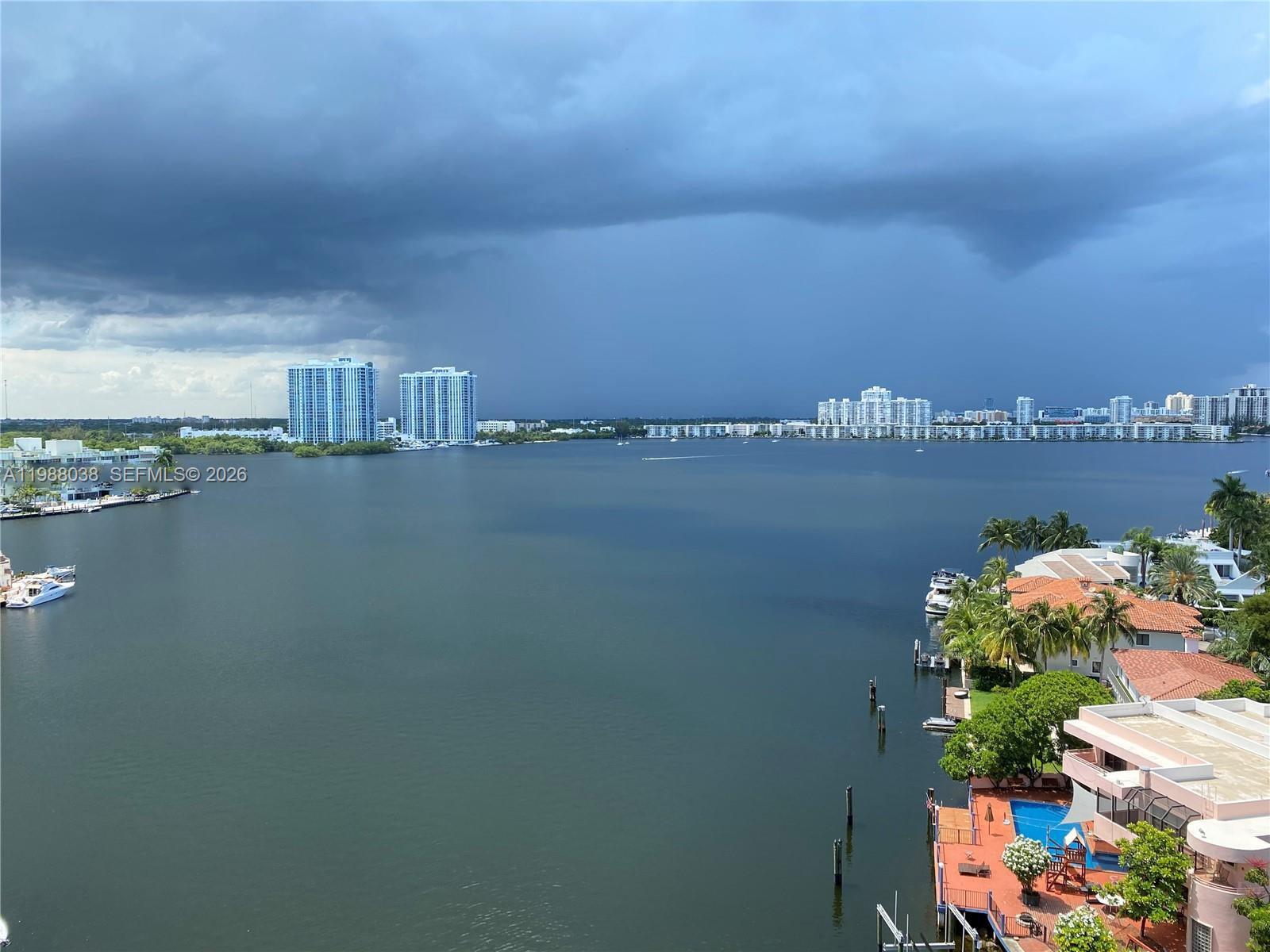 STRATFORD HOUSE CONDO - Residential