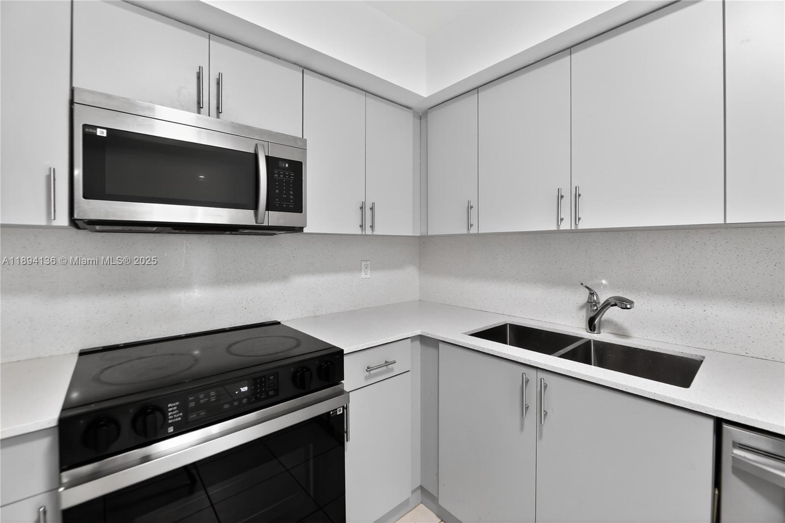 MIRROR LAKE ESTATES SEC S - Residential Lease