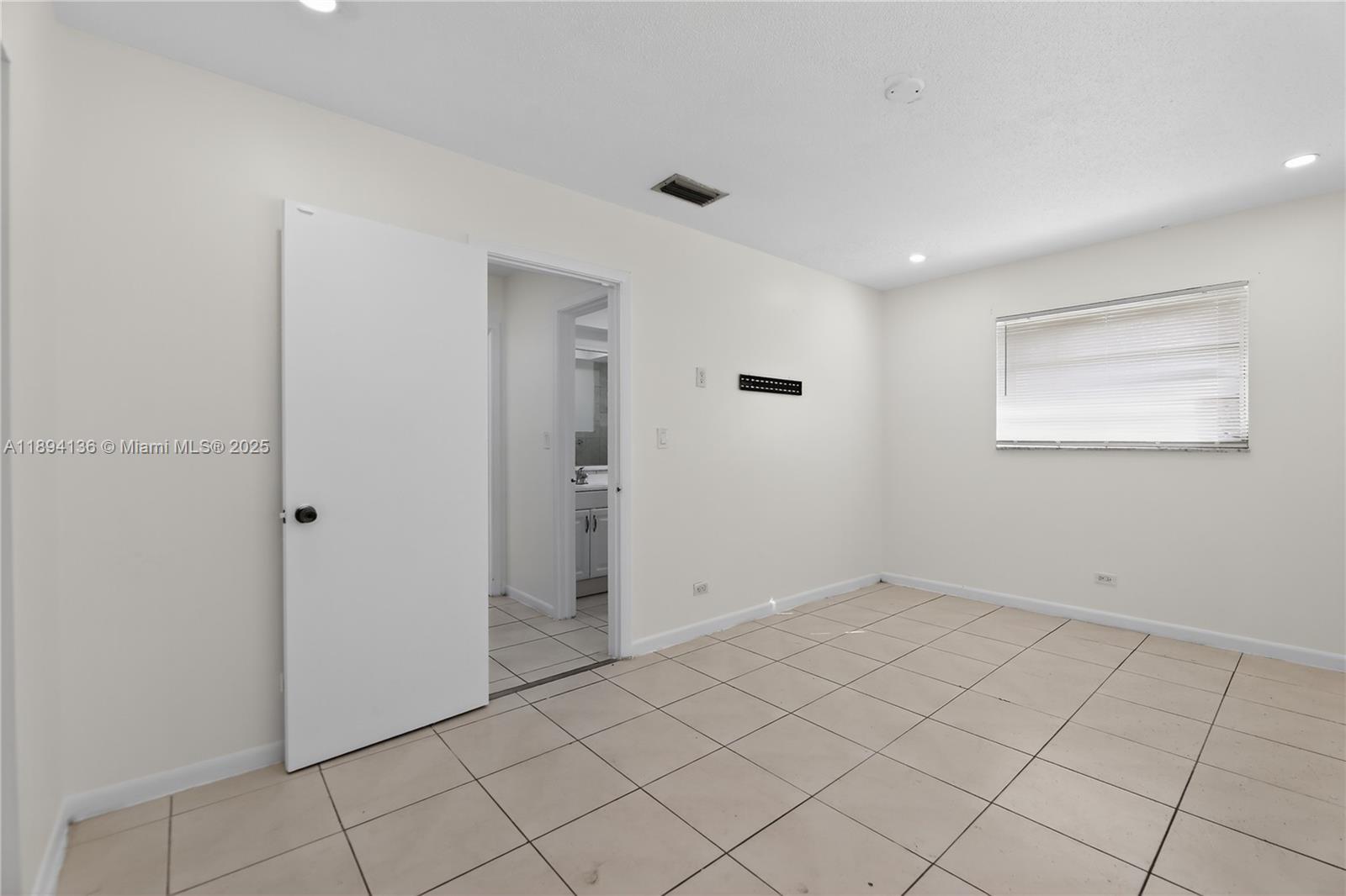 MIRROR LAKE ESTATES SEC S - Residential Lease