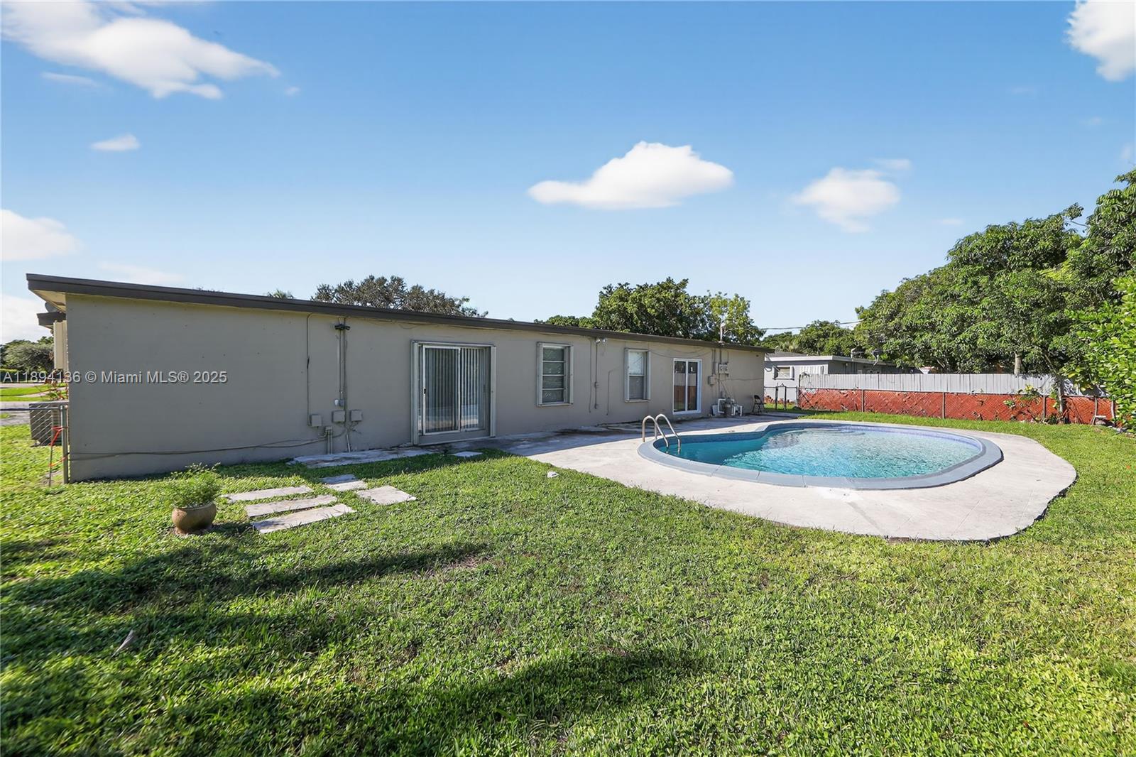 MIRROR LAKE ESTATES SEC S - Residential Lease