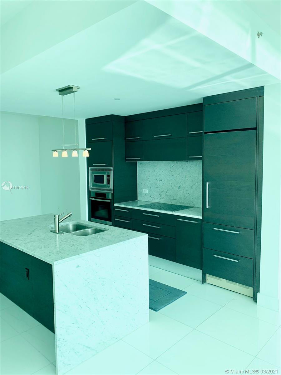 900 BISCAYNE BAY CONDO - Residential Lease