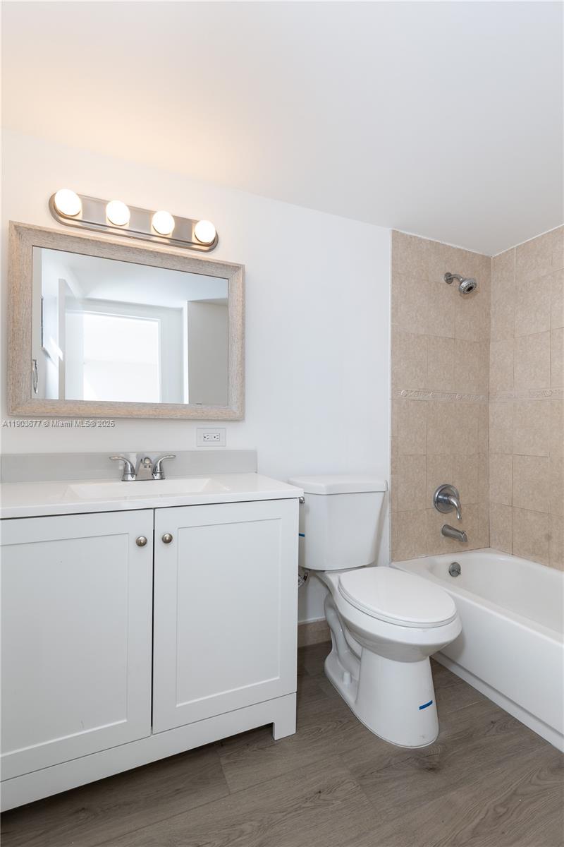 PLAZA OF AMERICAS CONDO P - Residential Lease