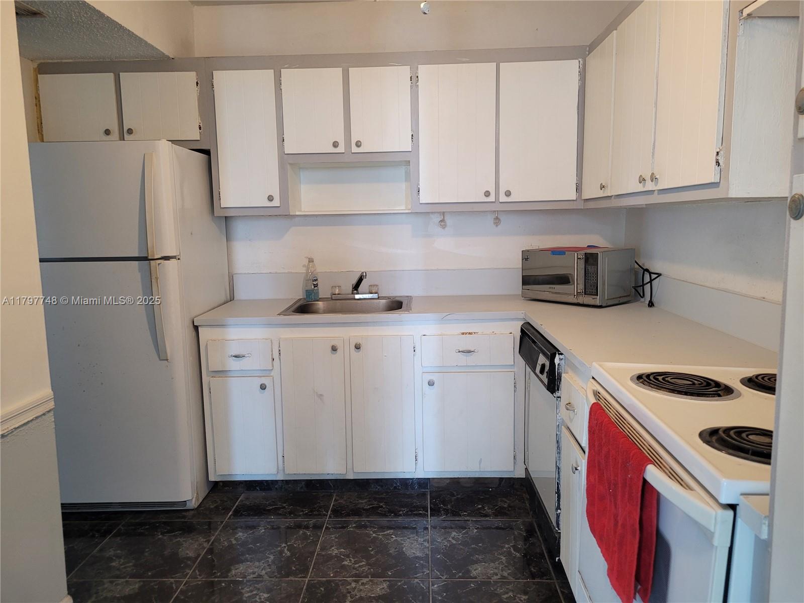 2025 NE 164th St 819