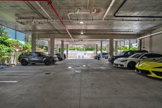 HOLLYWOOD - Residential