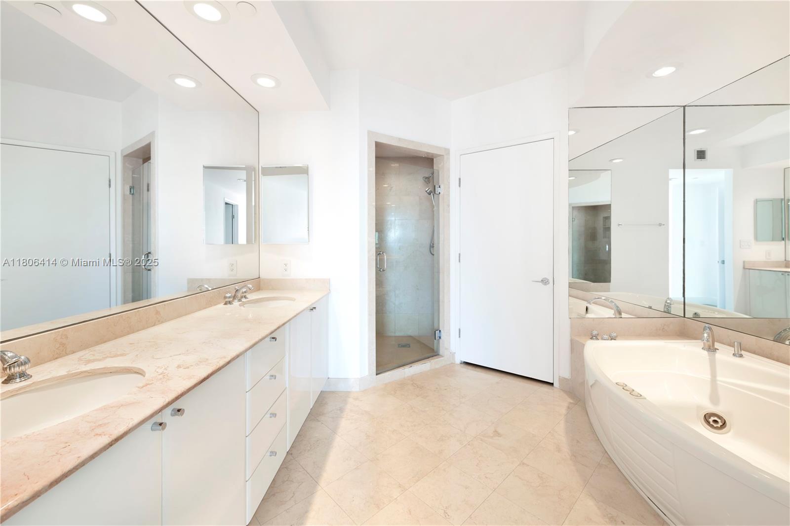 CLUB TOWER THREE CONDO - Residential Lease