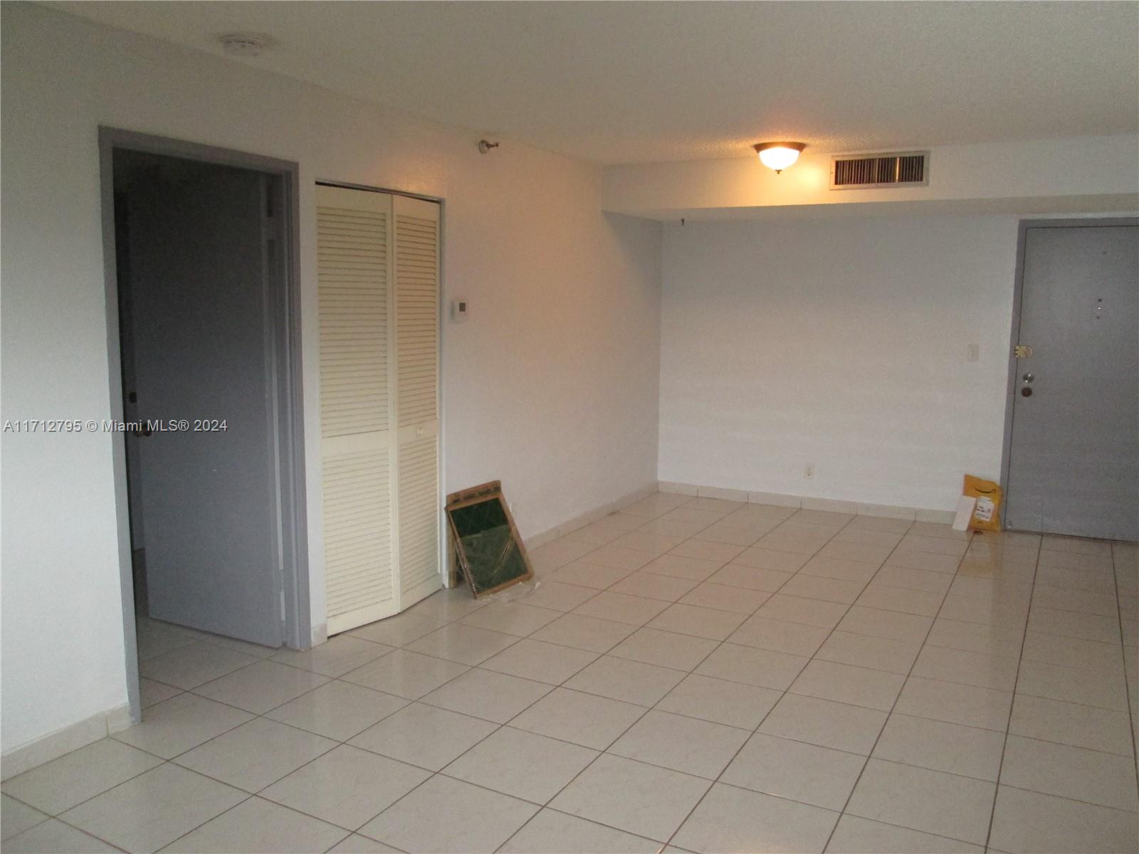 WINSTON TOWERS 700 CONDO - Residential