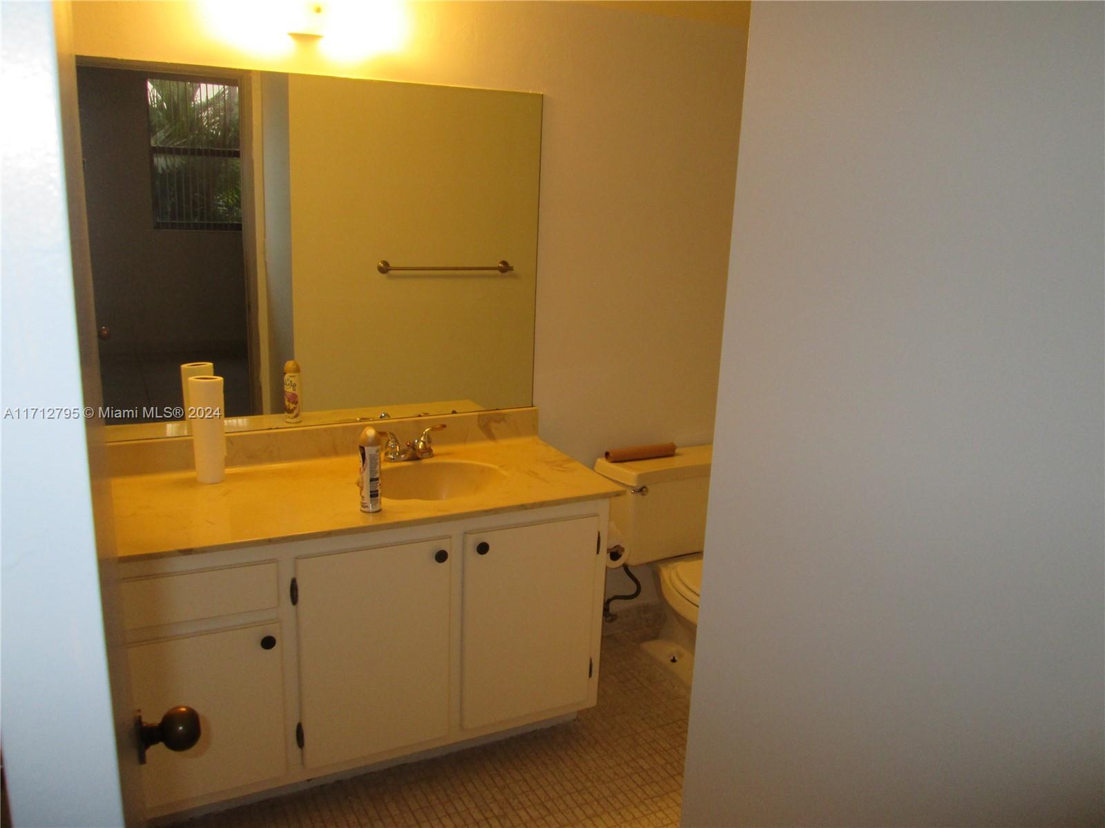 WINSTON TOWERS 700 CONDO - Residential