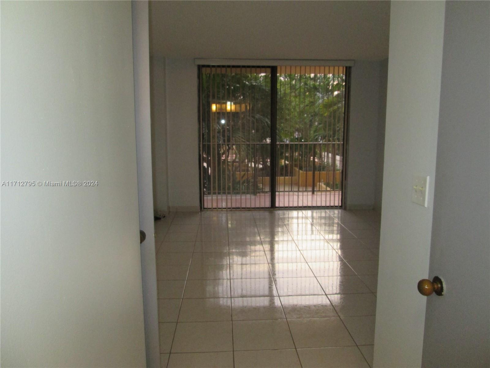 WINSTON TOWERS 700 CONDO - Residential