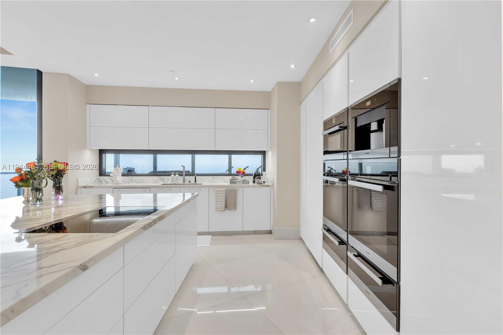 18555 COLLINS AVENUE COND - Residential