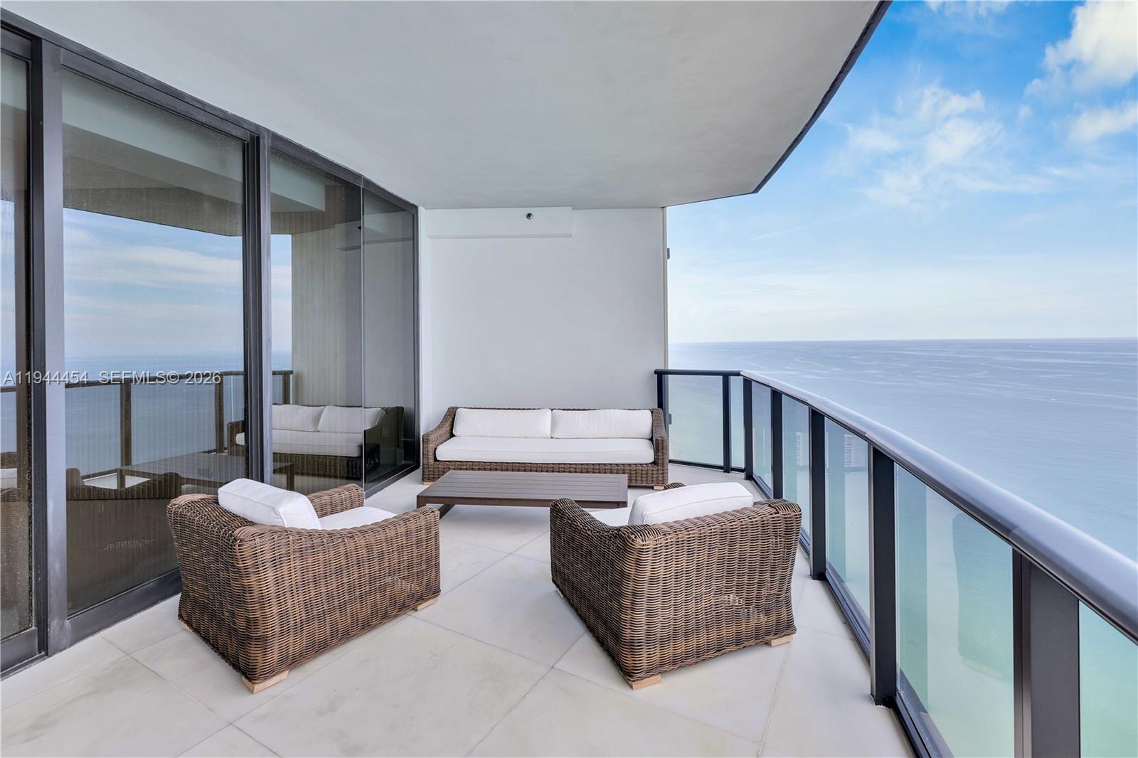 18555 COLLINS AVENUE COND - Residential