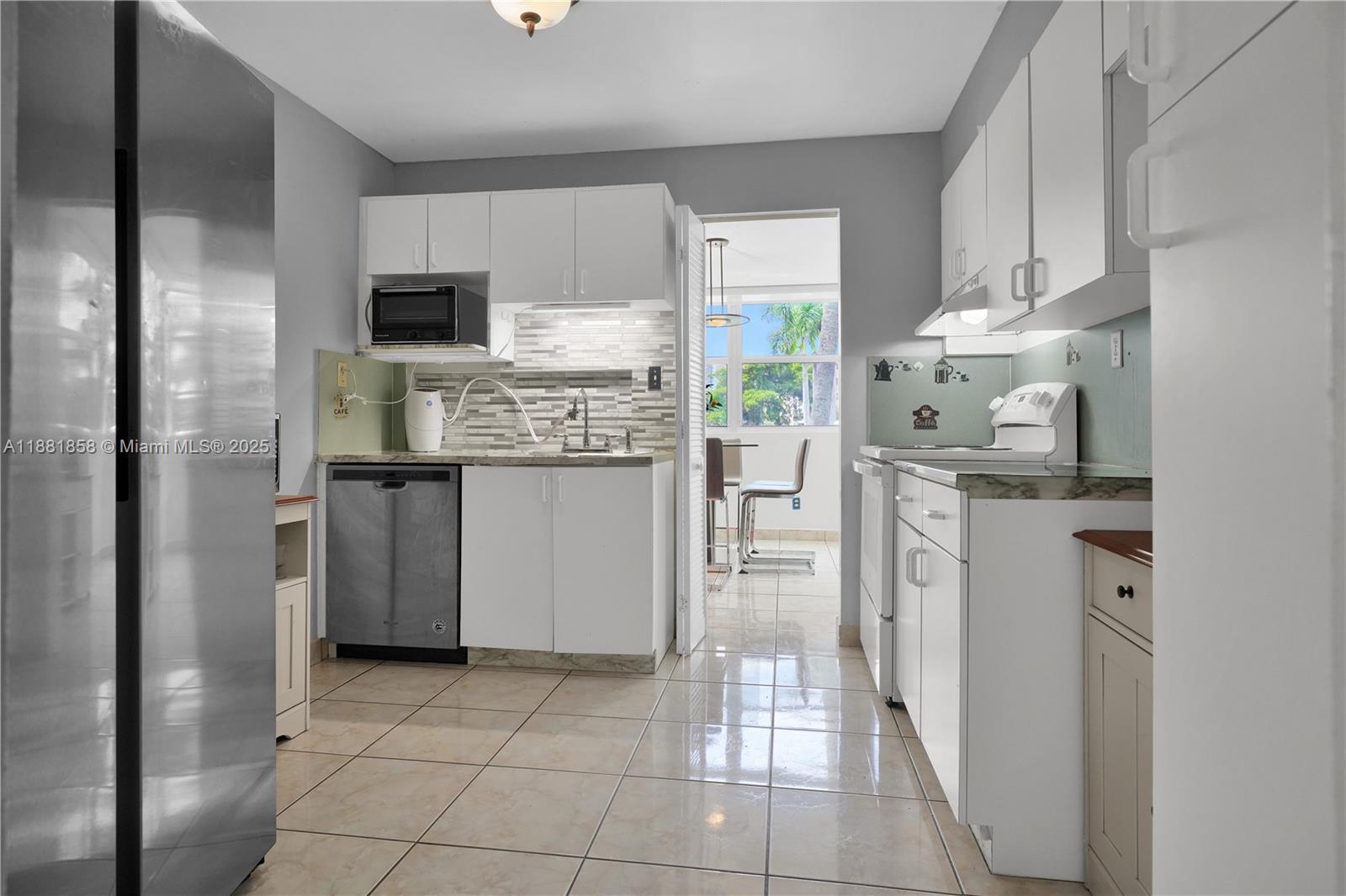 REEF EAST CONDO - Residential