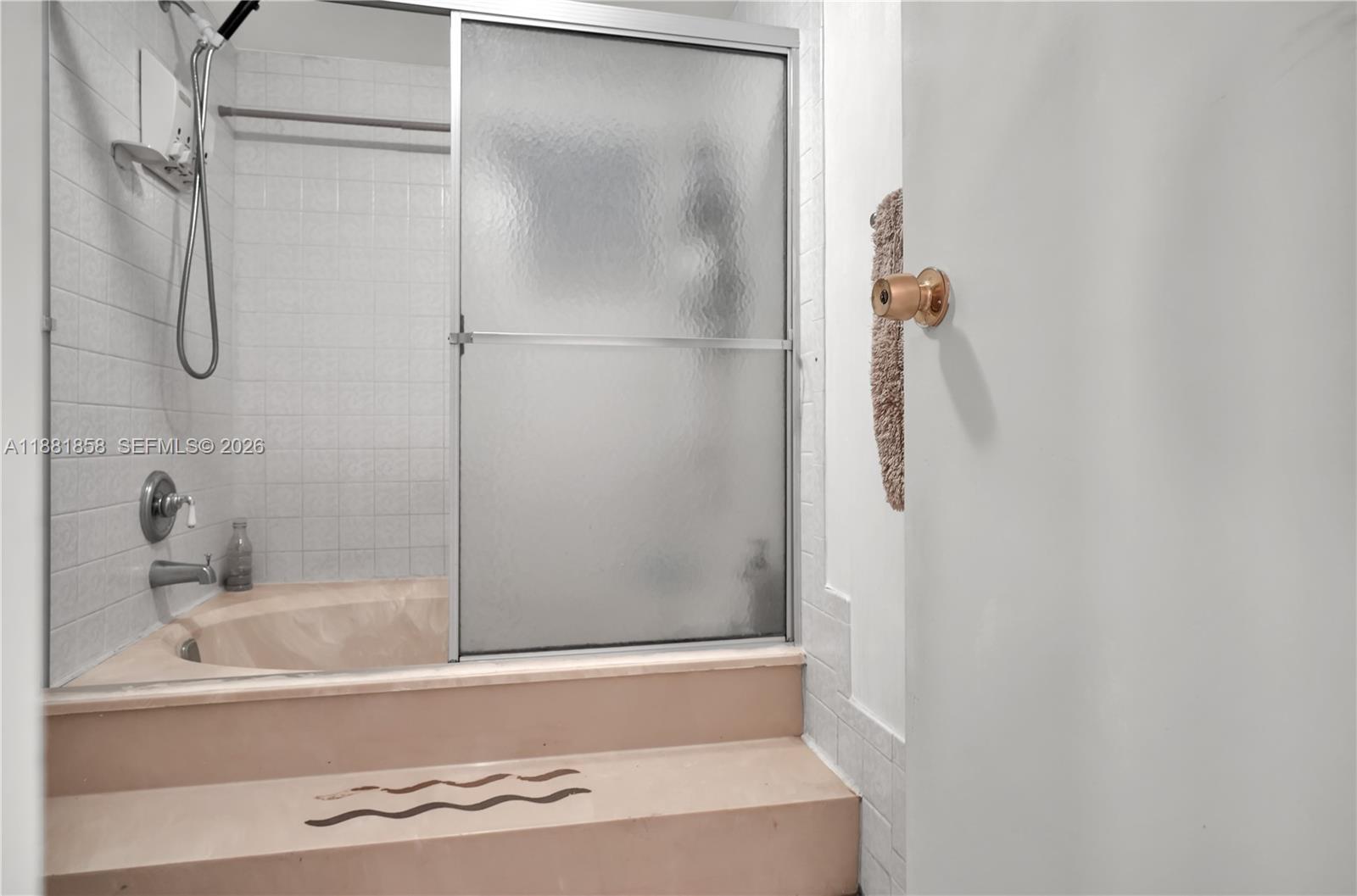 REEF EAST CONDO - Residential