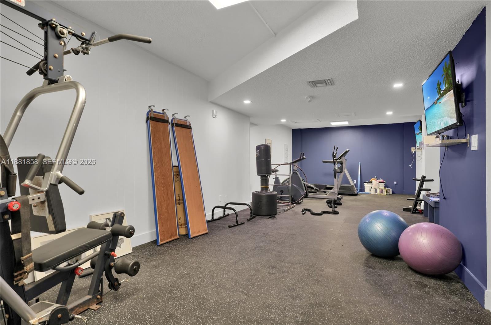 REEF EAST CONDO - Residential