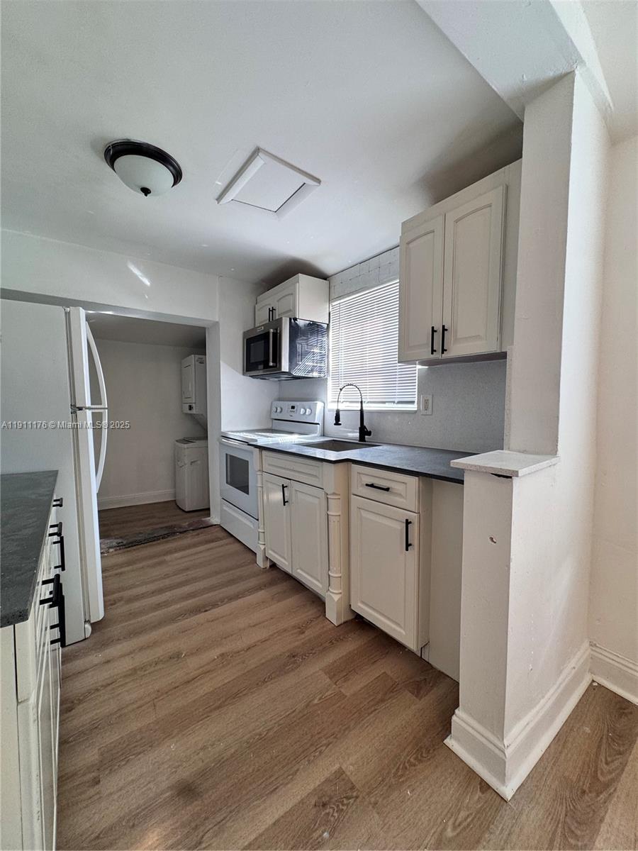 STEPHEN MANOR - Residential