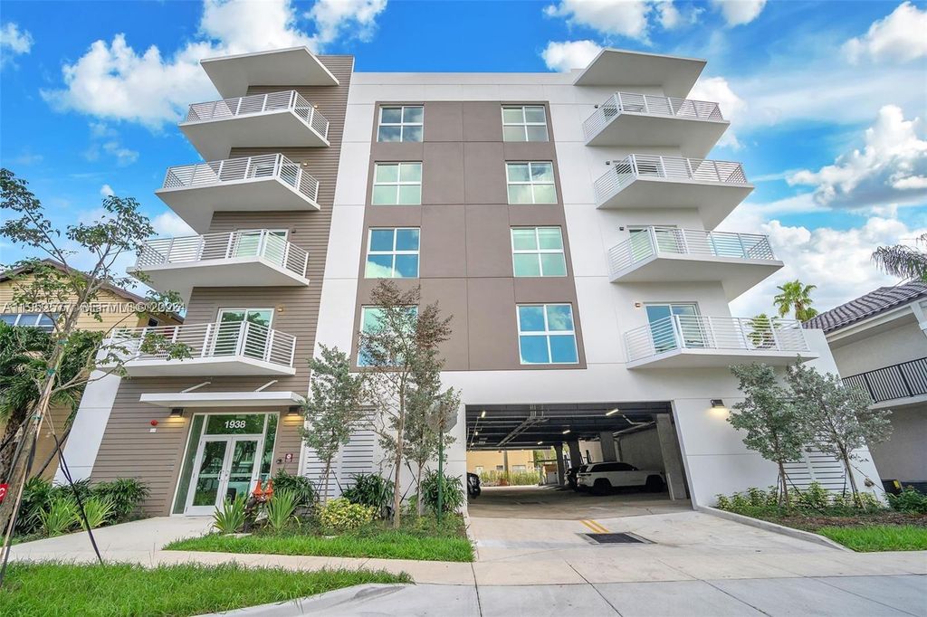 Photo of 1938 Jackson St #301, Hollywood, FL 33020 (MLS # A11952577)