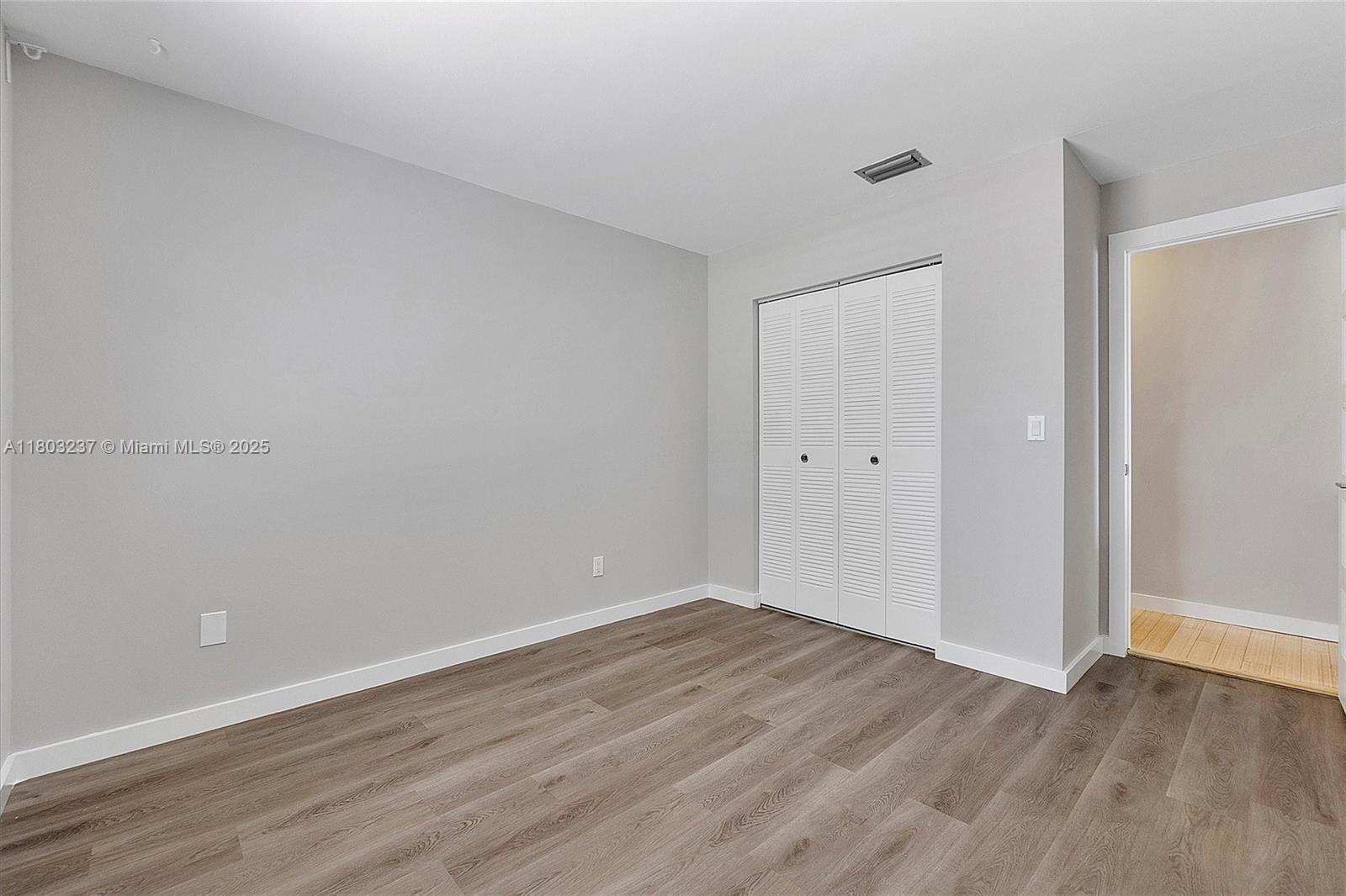 SELIGMAN-KIA ACRES - Residential
