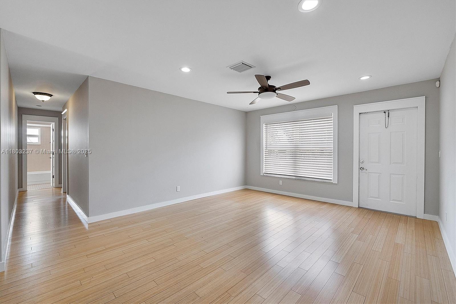 SELIGMAN-KIA ACRES - Residential